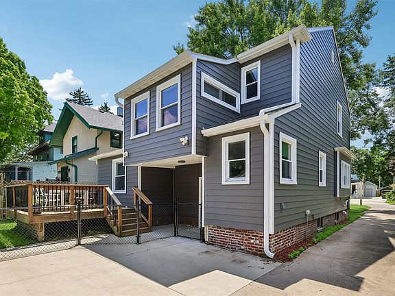 3rd image of 3217 Cottage Grove Ave