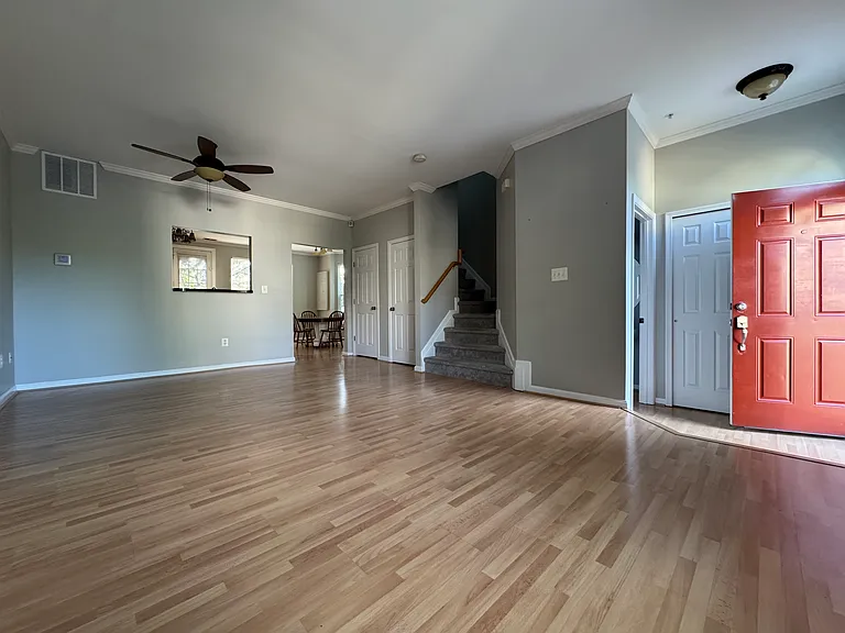 61 Harbour Heights Dr — Photo 2