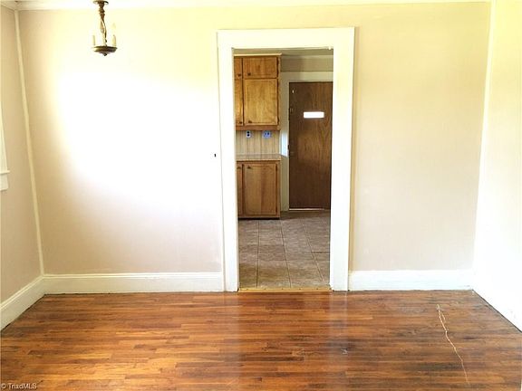 3rd image of 110 Liberty Cir
