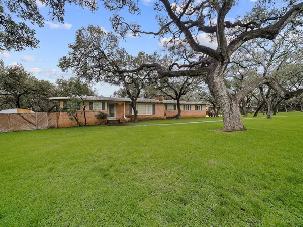 112 Sunway Dr, Hollywood Park, TX 78232