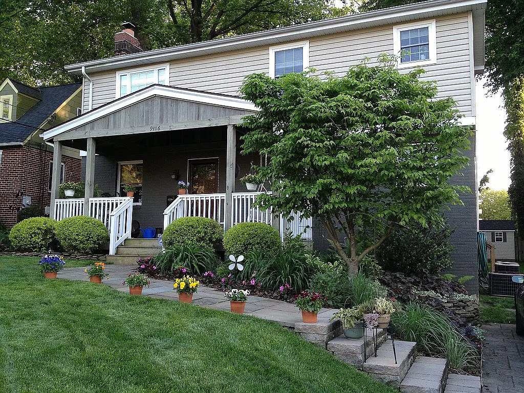 9116 Providence Ave photo 1
