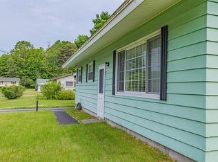 8 Crescent St, Barre, VT 05641