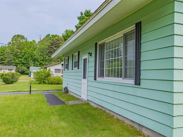 8 Crescent Street, Barre City, VT 05641
