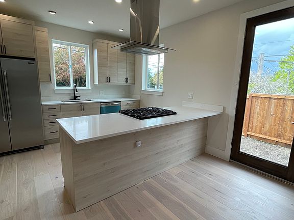 3rd image of 8404 NE 131st Pl #B