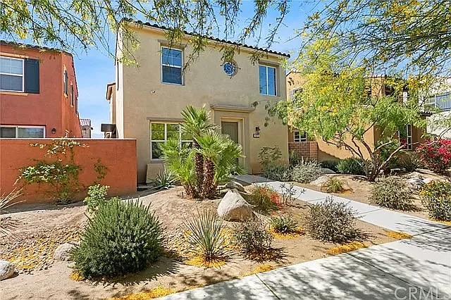 3 bed, 2348 sqft, $3,800 — Photo 2