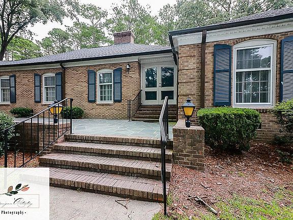 5th image of 604 Brookwood Ln