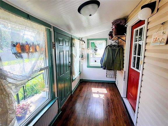 4th image of 39 W Vine Ave