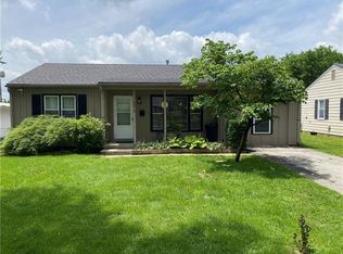 8810 Daniel Boone Rd, Kansas City, MO 64114