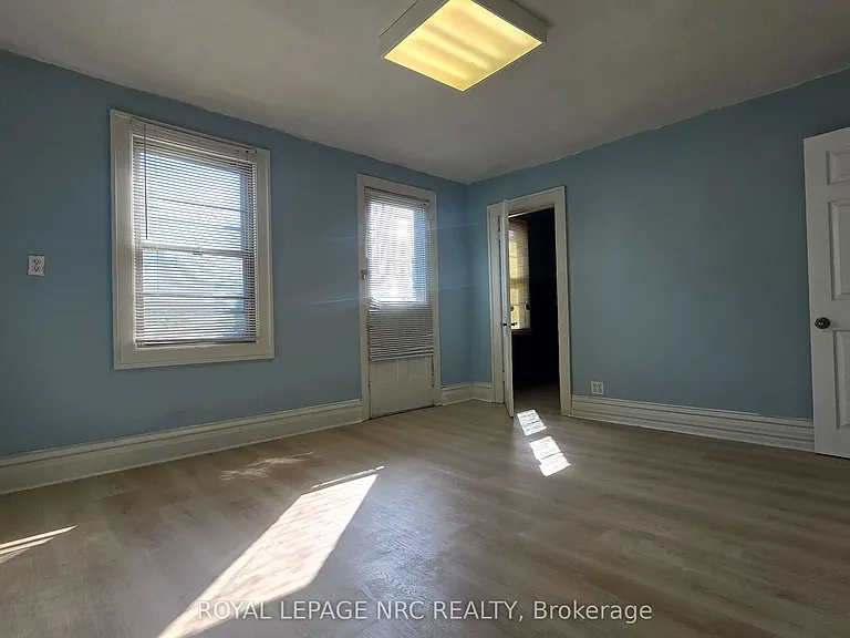 4425 Hiram St — Photo 11