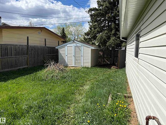 5th image of 4708 47th St