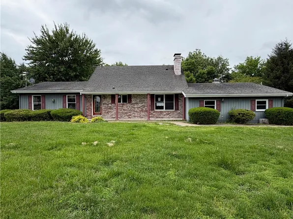 29 Homestead Dr, Newton, IL 62448