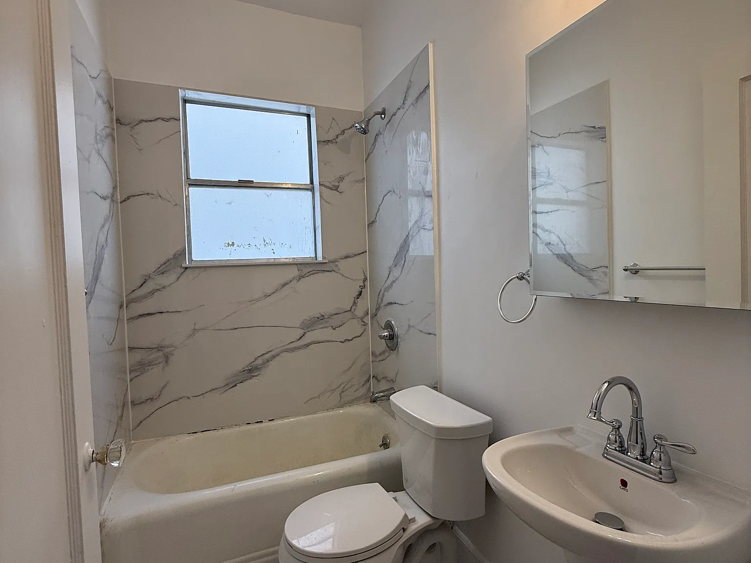 Studio, 450 sqft, $2,950 — Photo 4