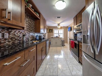 (Undisclosed Address), Lauderhill, FL, 33313