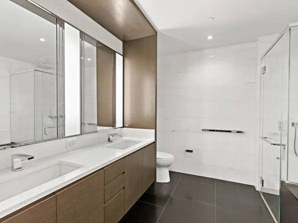 50 Riverside Boulevard image 7 of 17