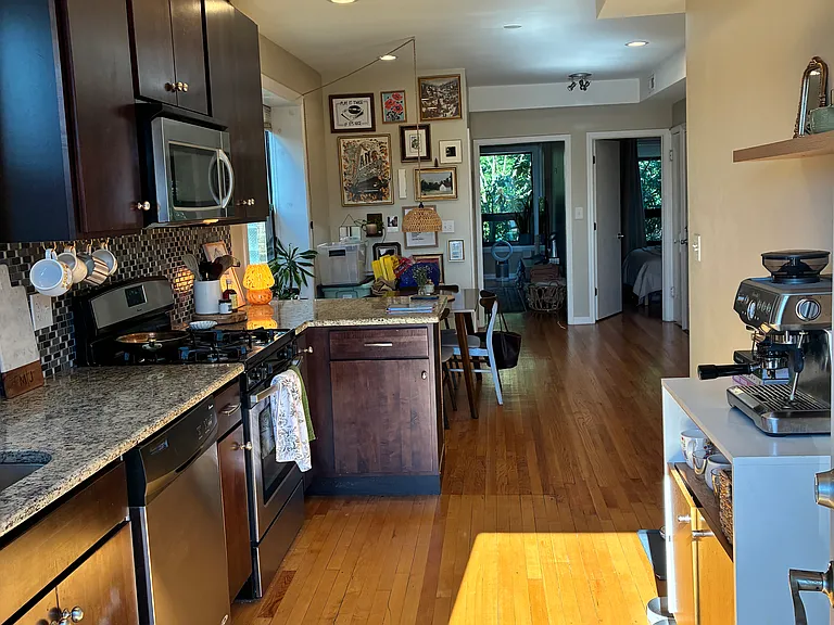 3910 N Janssen Ave #3 — Photo 7