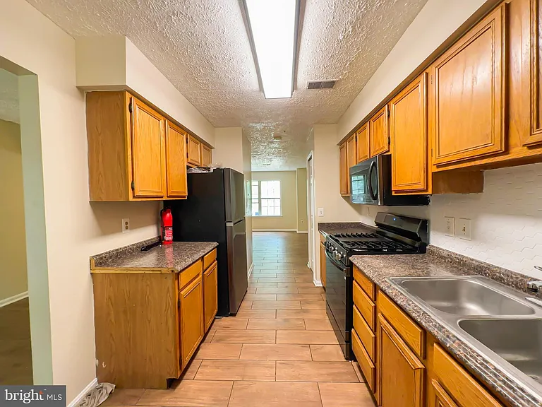 7218 Mahogany Dr #4 — Photo 9