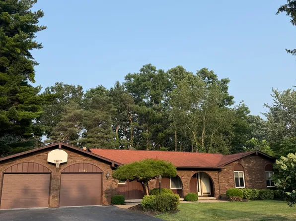 5050 Winewood Ln, Commerce Township, MI 48382