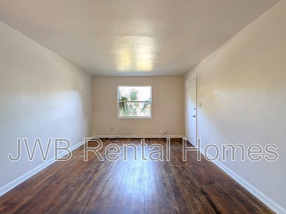 5th image of 3126 Belden St APT 2