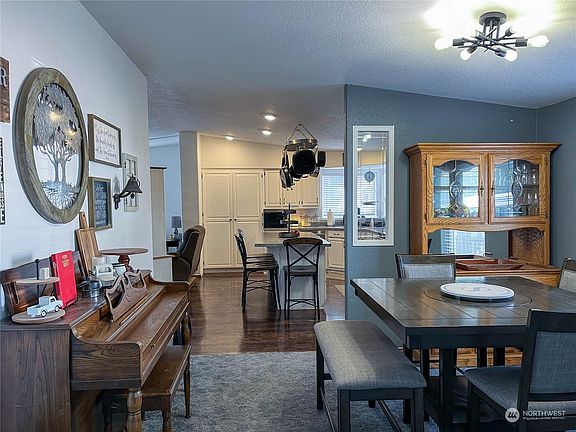 5th image of 11100 4th Avenue W #7