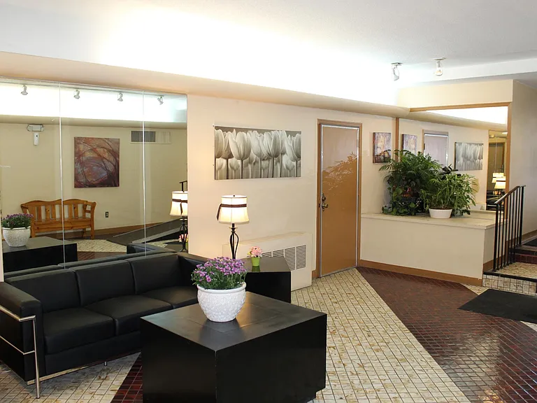 Kennilworth Apartments — Photo 19