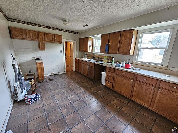5th image of 948 Sunnyslope St