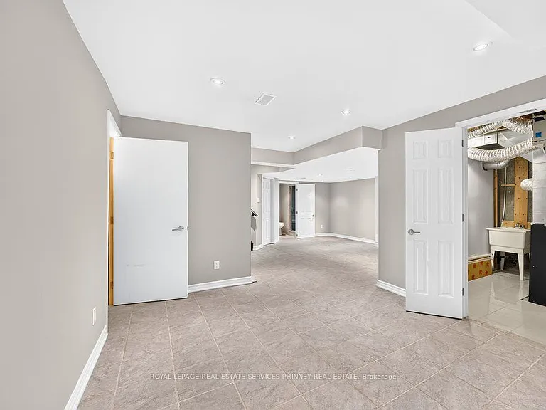 222 Moody Dr — Photo 31