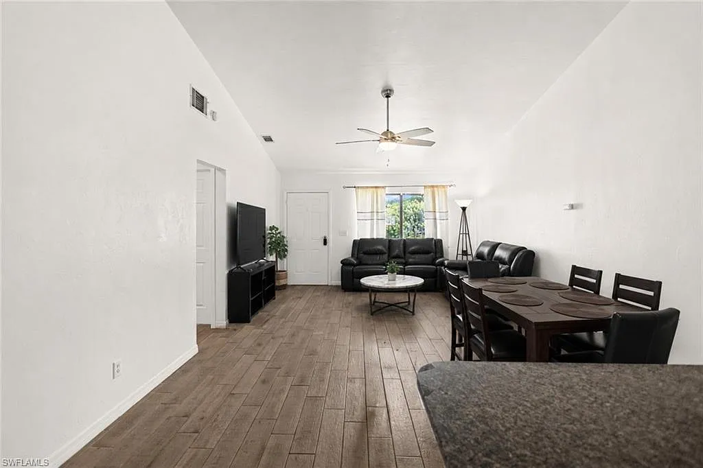 2 bed, 1.0 bath, 1000 sqft, $1,700 — Photo 3