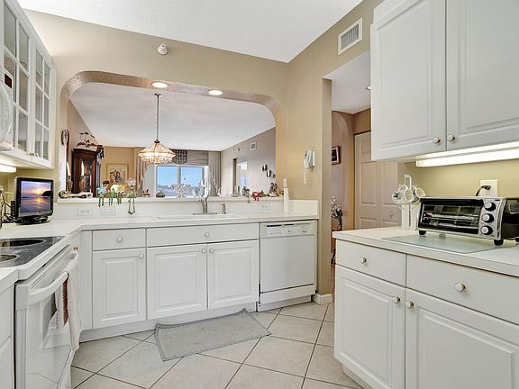 5th image of 7635 Southampton Terrace #315