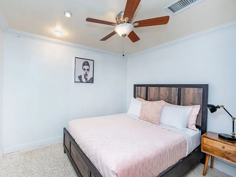 1031 Redbird Ave — Photo 11
