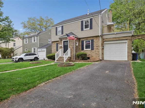 97 Jasper Ave, Teaneck, NJ 07666