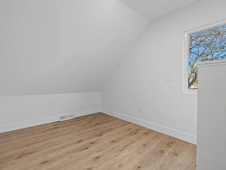 4401 8th Ave — Photo 20