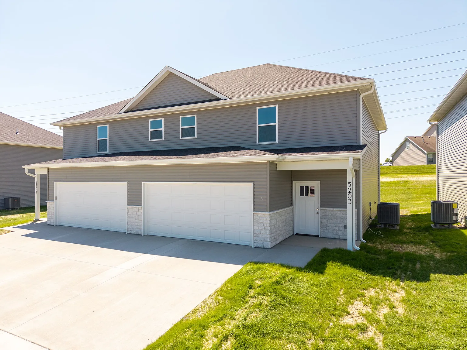 4 bed, 1800 sqft, $1,900 — Photo 1