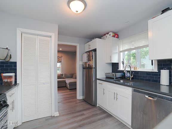 4th image of 501 Gulden Street