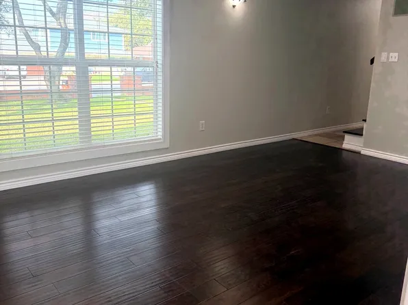 1314 Broadmoor Dr, Bryan, TX 77802