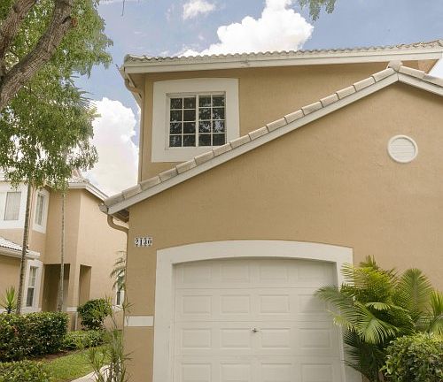 2nd image of 2130 Madeira Dr