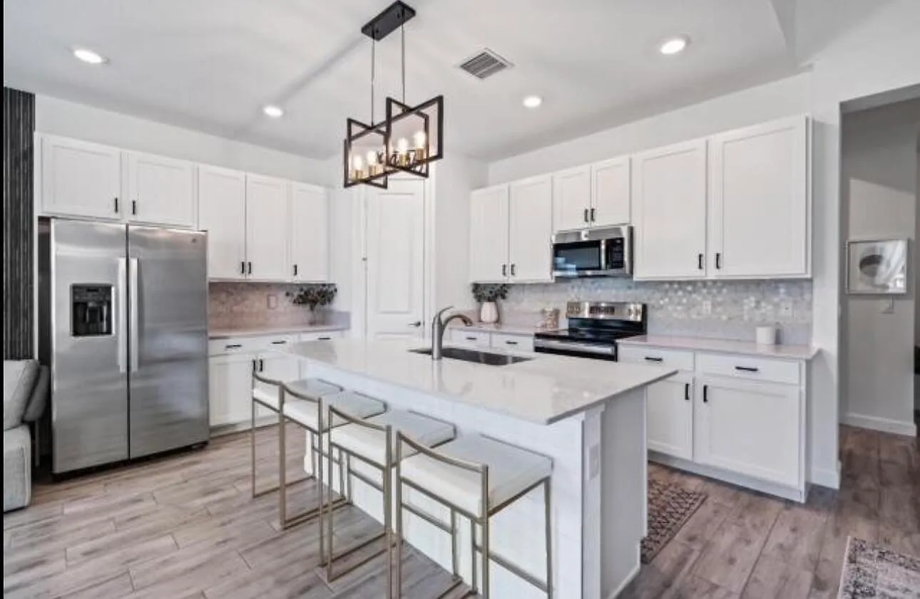 3 bed, 2.5 bath, 1708 sqft, $3,500 — Photo 2