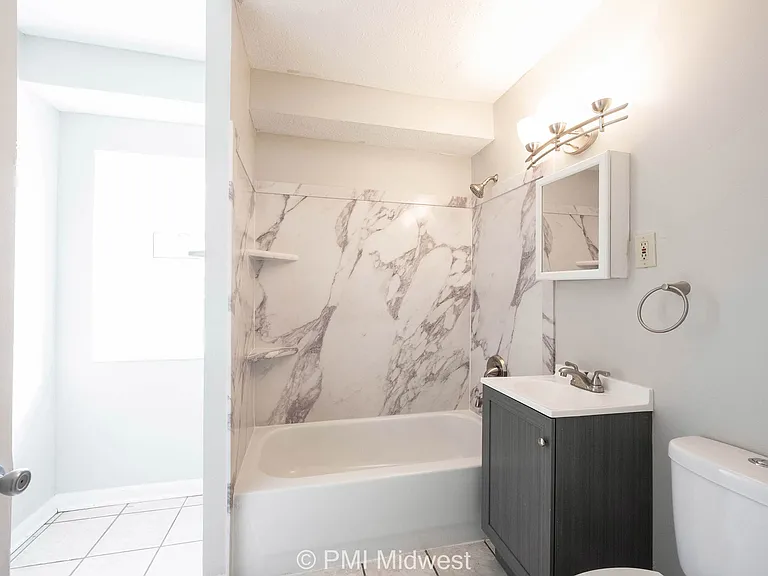 140 E 19th St — Photo 16