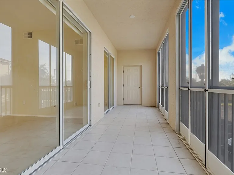 9025 Colby Dr #2111 — Photo 24