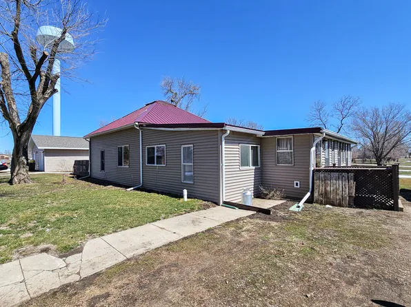 300 E 2nd St, Delmont, SD 57330
