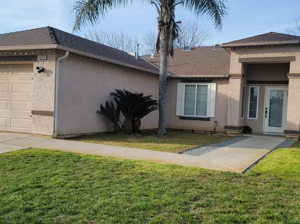 5626 W Carmen Ave, Fresno, CA 93722