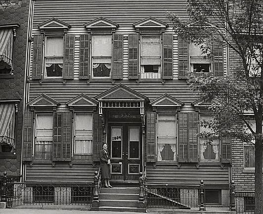 2nd image of 1924 Palmetto St