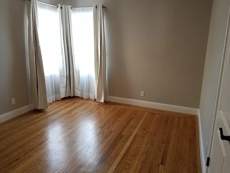 4380 Moreland Dr — Photo 5