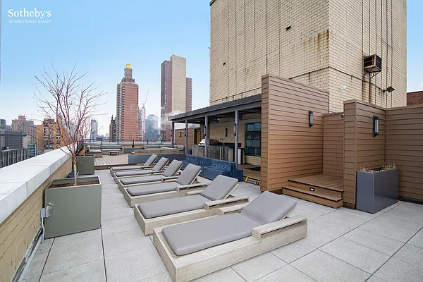 Sold by Sotheby's International Realty | media 7