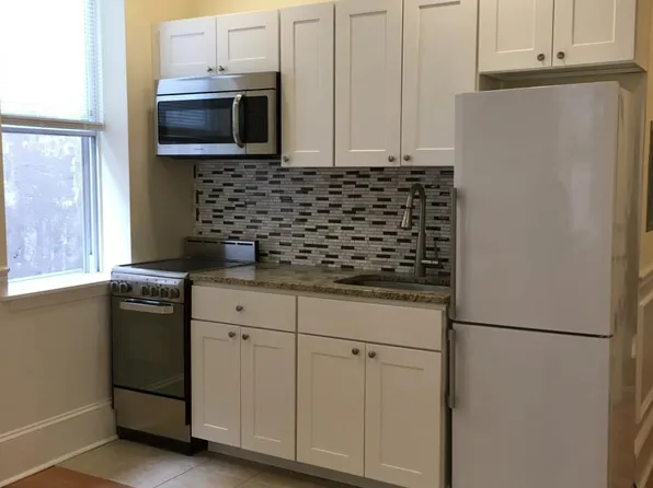 739 Spruce St #2R, Philadelphia, PA 19106