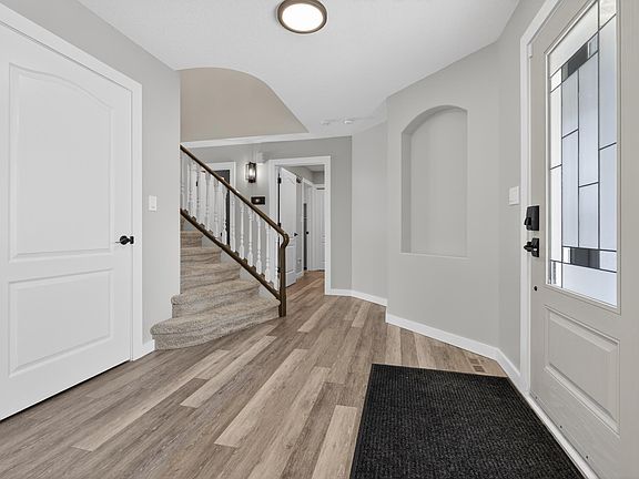 5th image of 30 Carson Ct