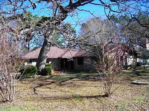 1st image of 213 Texas Dr