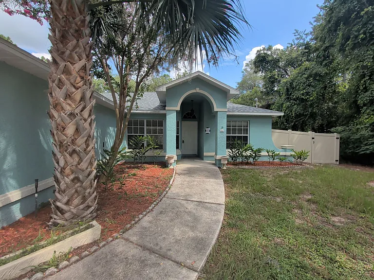 138 W Navarro Pl — Photo 20