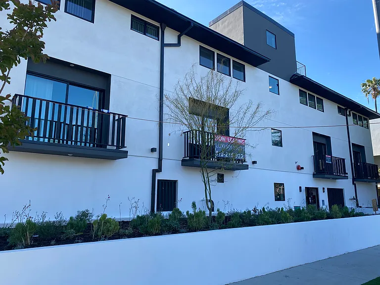 4930 Laurel Canyon Blvd #203 — Photo 3