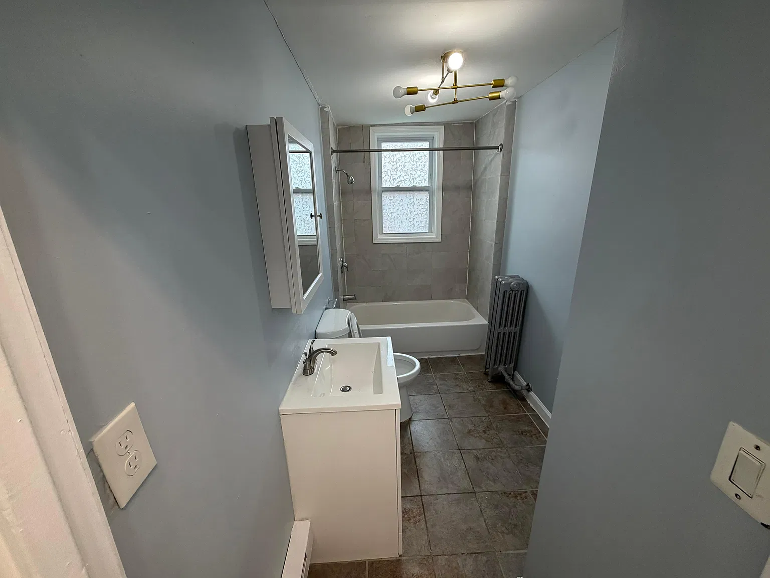 3 bed, $2,295 — Photo 2