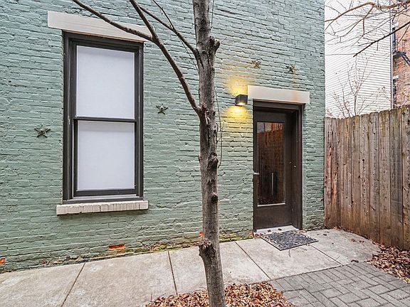 4th image of 122 W Fifteenth Street